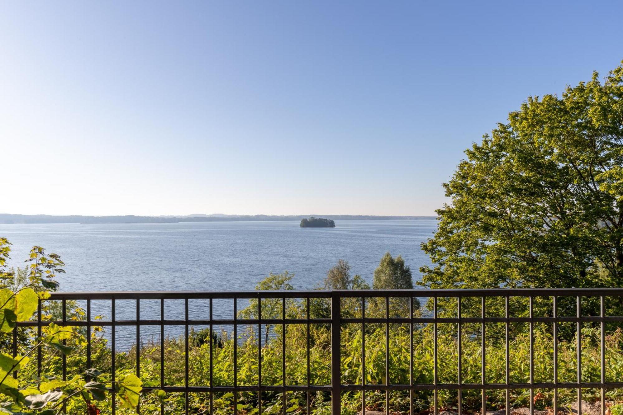 Mooi: Fantastisches Apartment Mit Seeblick Und Stil, Netflix Ploen Luaran gambar